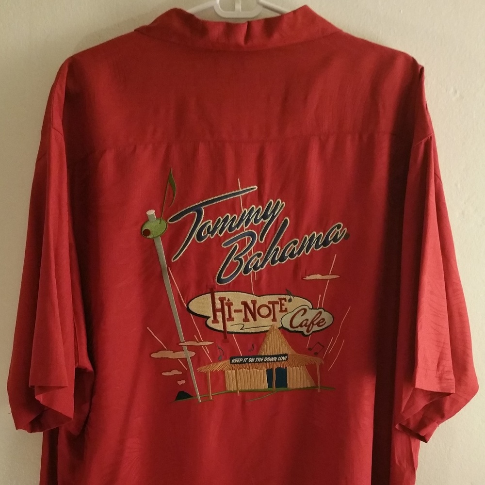 TOMMY BAHAMA Embroidered Large Button Down Shirt